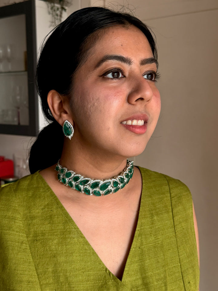 SHIVKA Victorian Green Doublet Choker Set