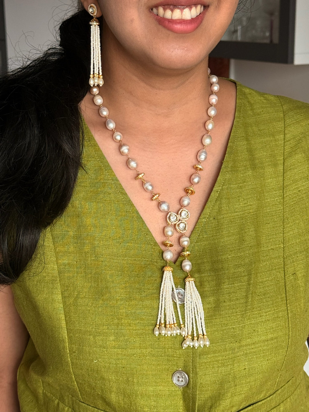 SHIVKA Pearl Kundan Set