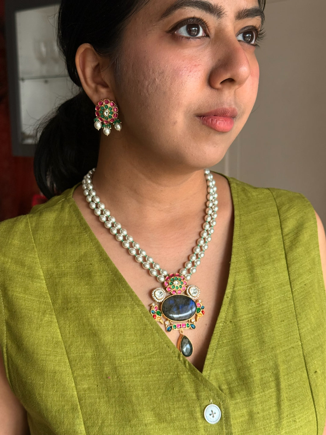 SHIVKA Labradorite Kempu Pendant Set | Bridal Pearl Necklace