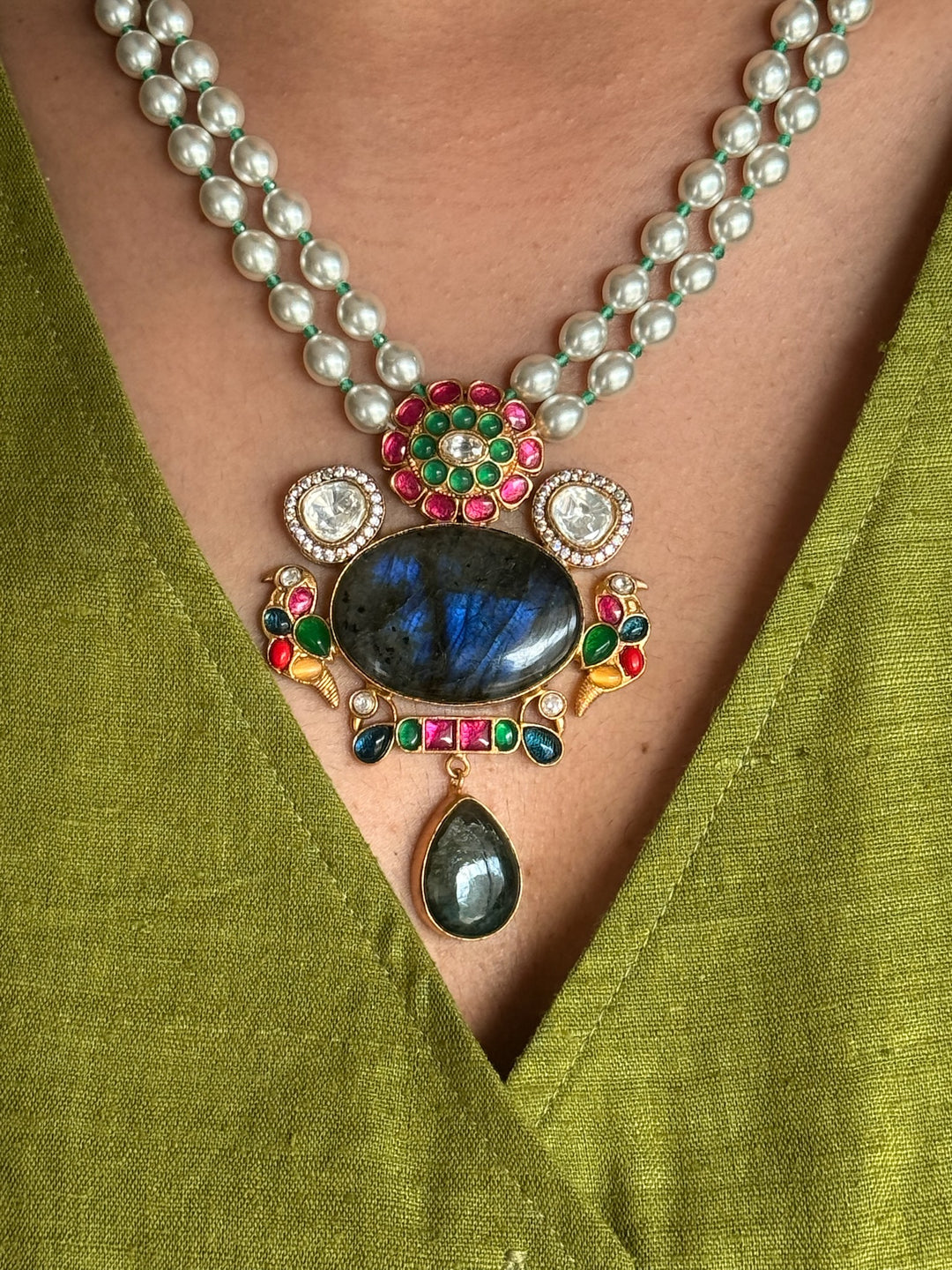 SHIVKA Labradorite Kempu Pendant Set | Bridal Pearl Necklace