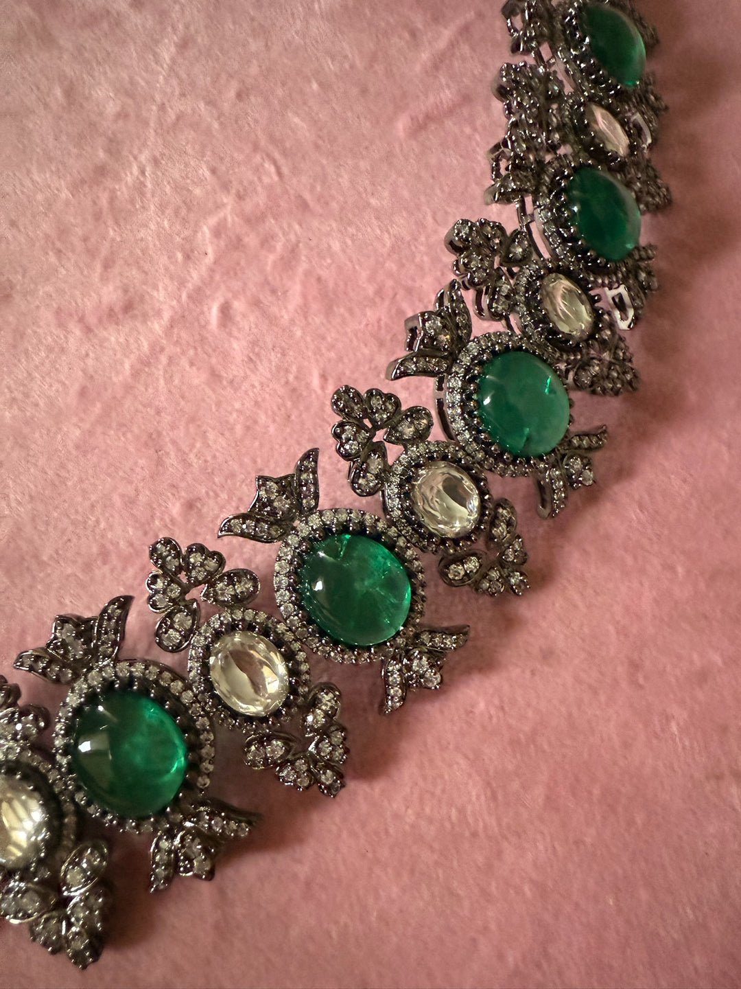 SHIVKA Victorian Green Stone Choker & Studs Set
