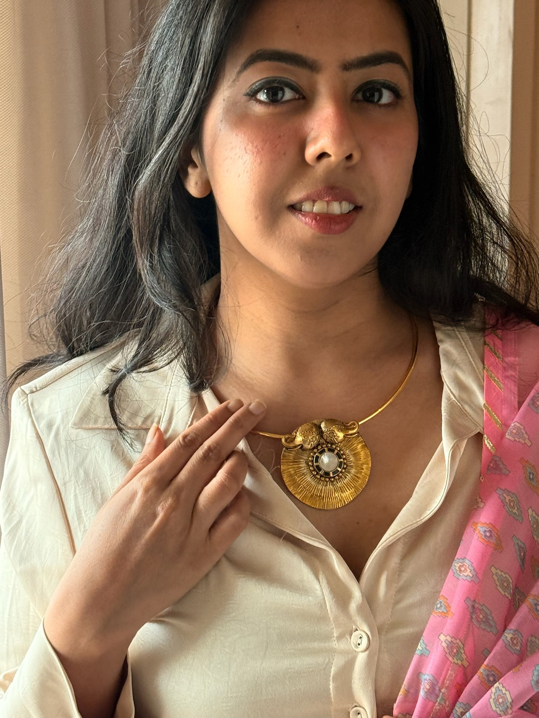 Dual Elephant MOP Hasli 925 Silver Necklace | SHIVKA