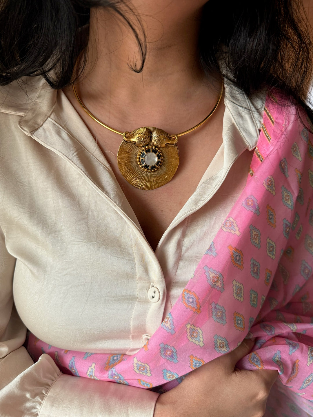 Dual Elephant MOP Hasli 925 Silver Necklace | SHIVKA