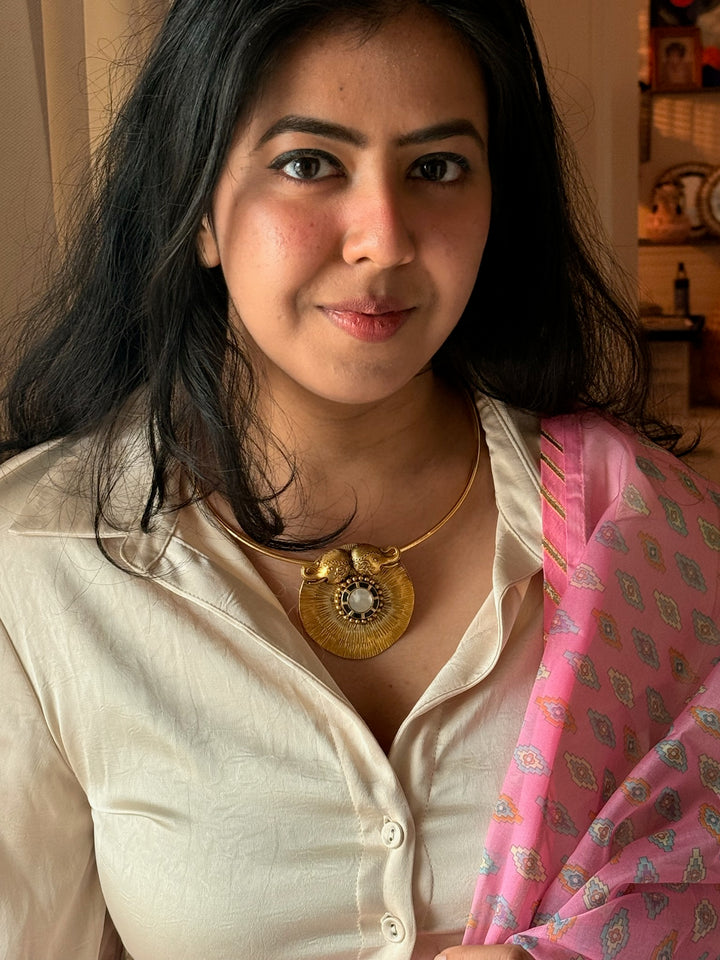 Dual Elephant MOP Hasli 925 Silver Necklace | SHIVKA