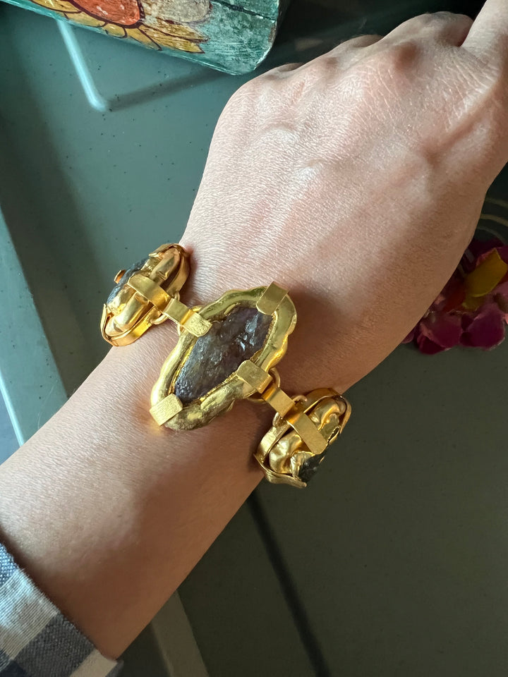 Exquisite Brass Bracelet - Unparalleled Quality and Style