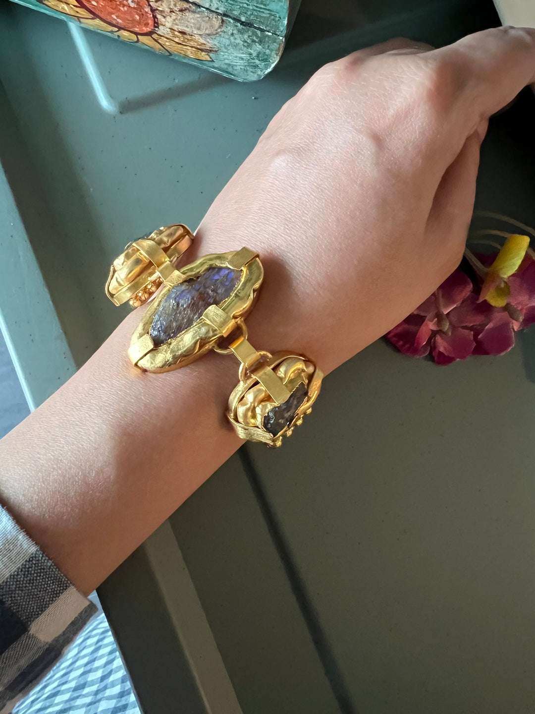 Exquisite Brass Bracelet - Unparalleled Quality and Style