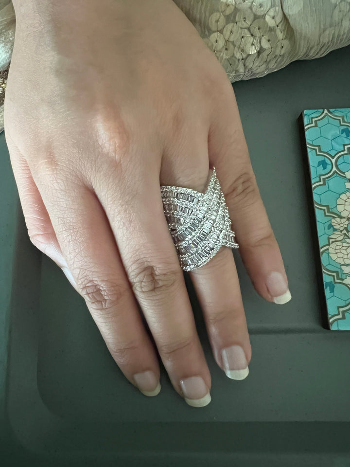 Victorian Faux Diamond Ring - A Touch of Timeless Beauty