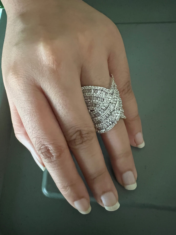Victorian Faux Diamond Ring - A Touch of Timeless Beauty