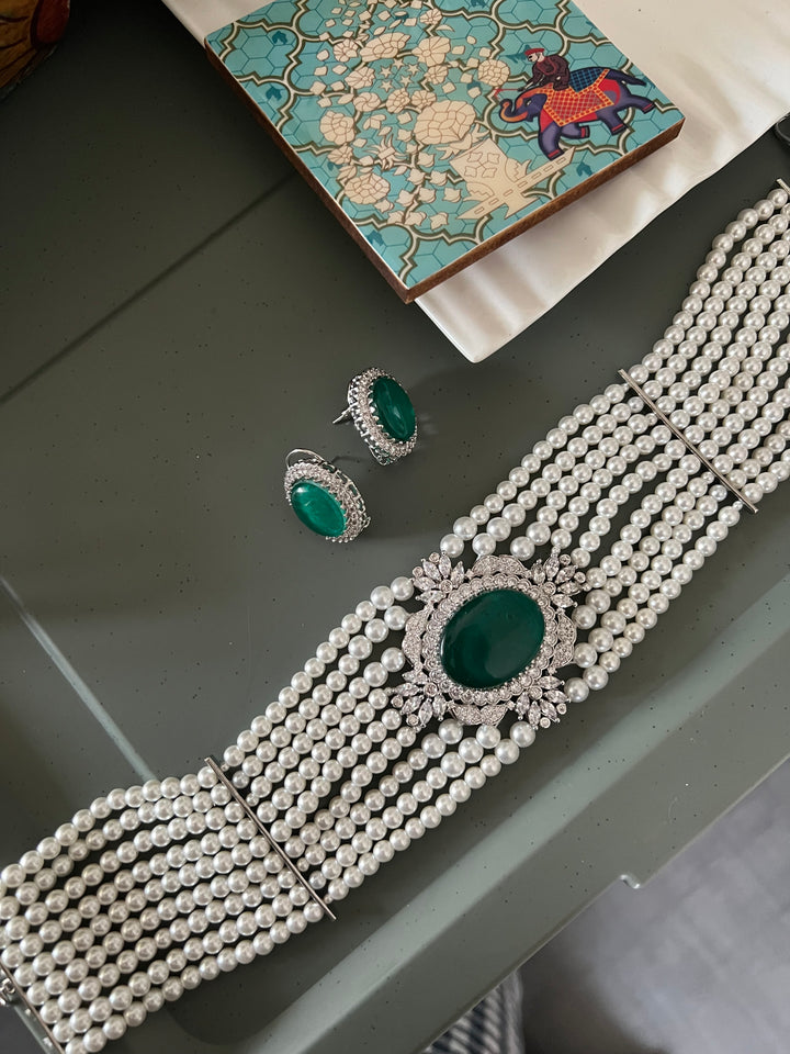 Victorian Pearl Choker with Studs - Unmatched Quality and Style