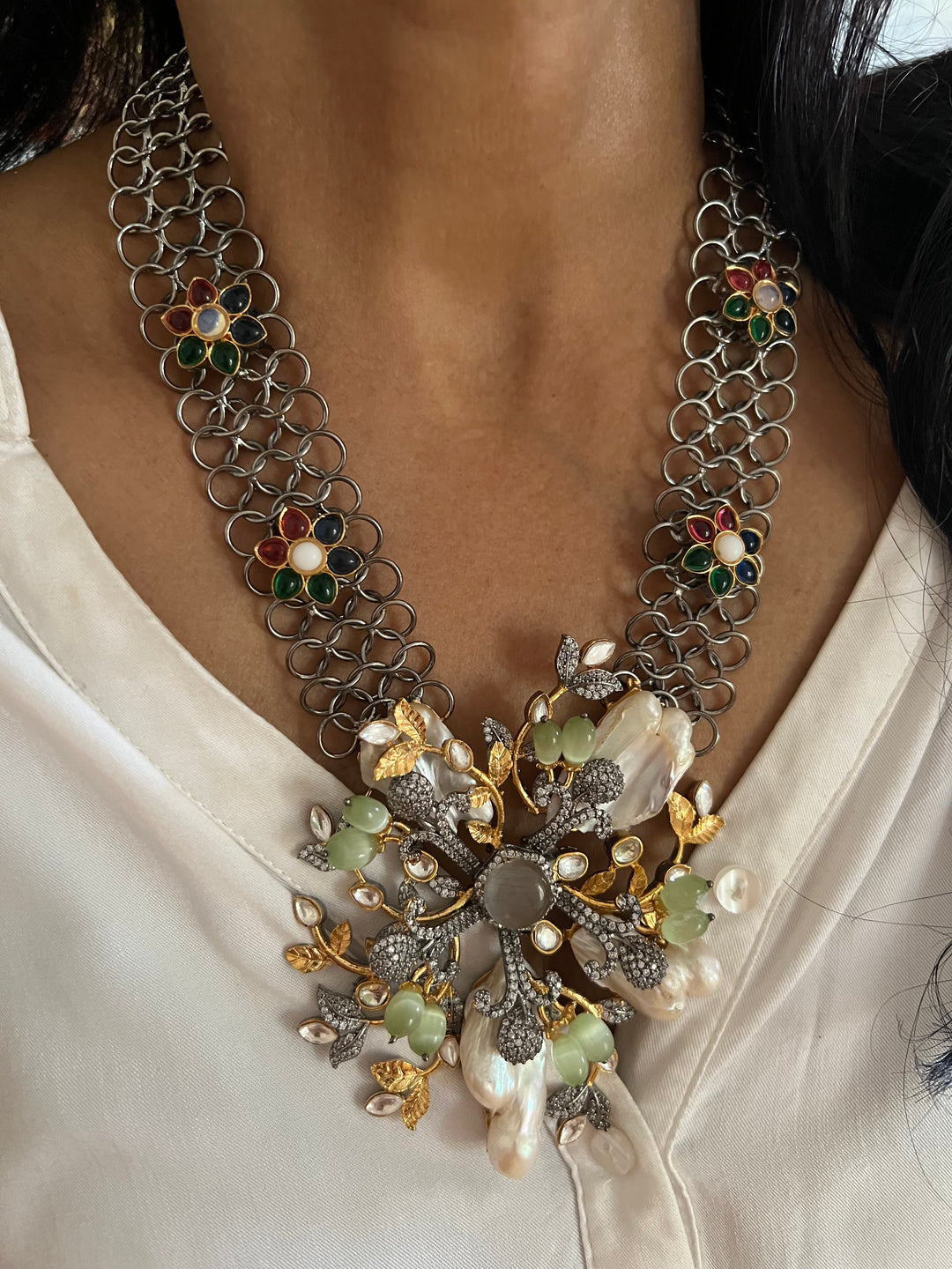 Exquisite Pendant Necklace Set - A Masterpiece of Elegance