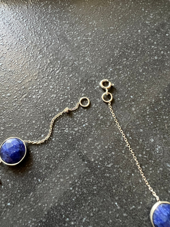 Elegant 925 Silver Bezel Chain with Sapphire Stones - Timeless Sophistication