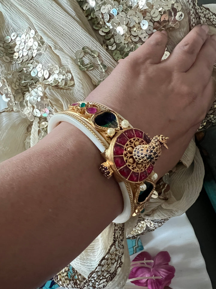 Exquisite Kundan Kada - Unparalleled Quality and Style