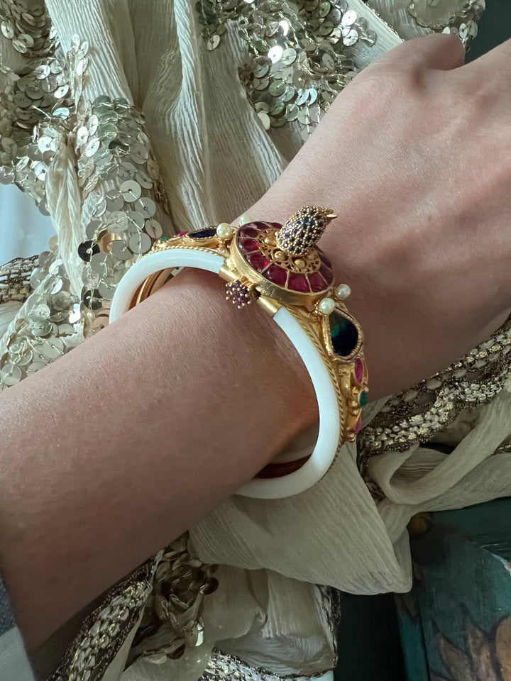 Exquisite Kundan Kada - Unparalleled Quality and Style