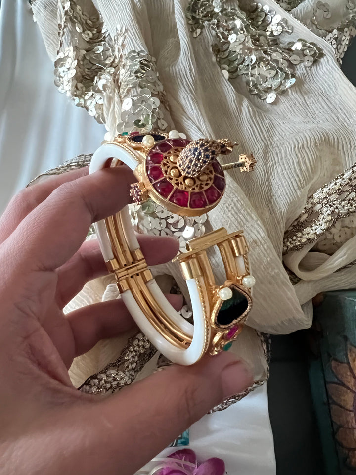 Exquisite Kundan Kada - Unparalleled Quality and Style