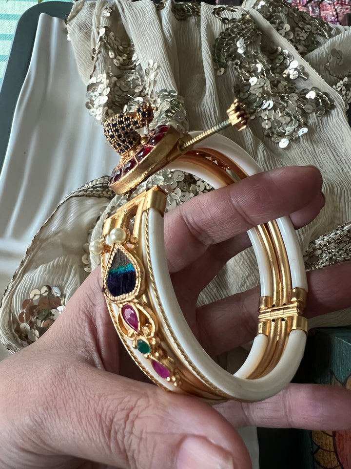 Exquisite Kundan Kada - Unparalleled Quality and Style