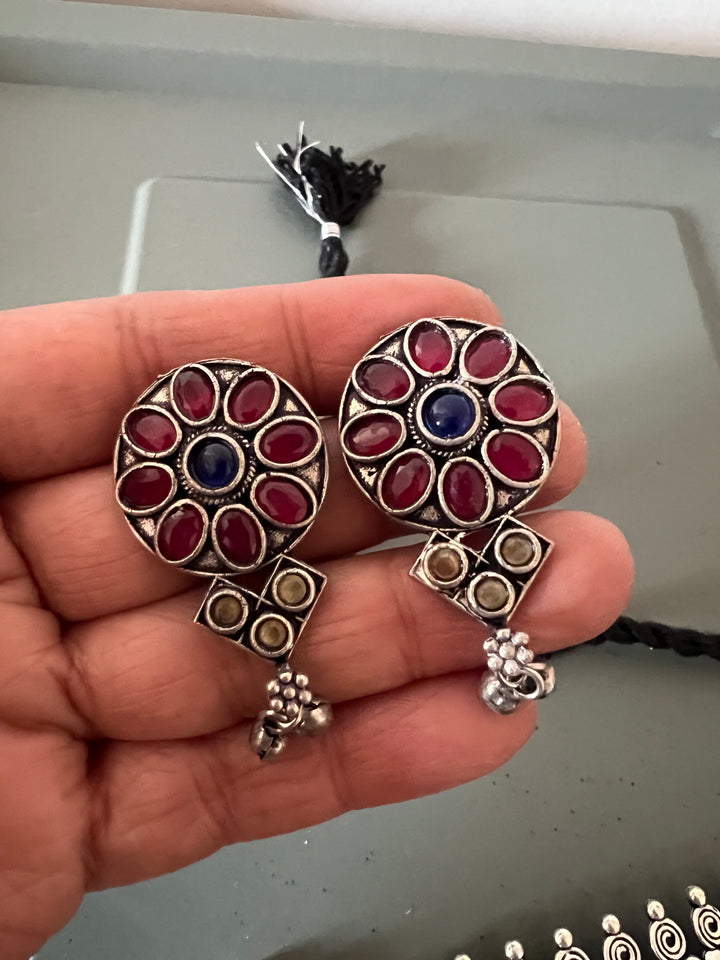 Vintage Art  Choker with Statement Studs