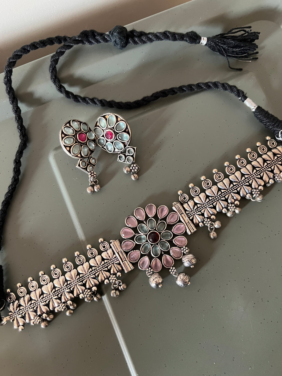 Vintage Art  Choker with Statement Studs