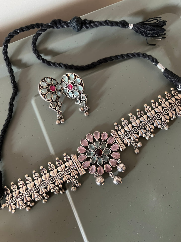 Vintage Art  Choker with Statement Studs