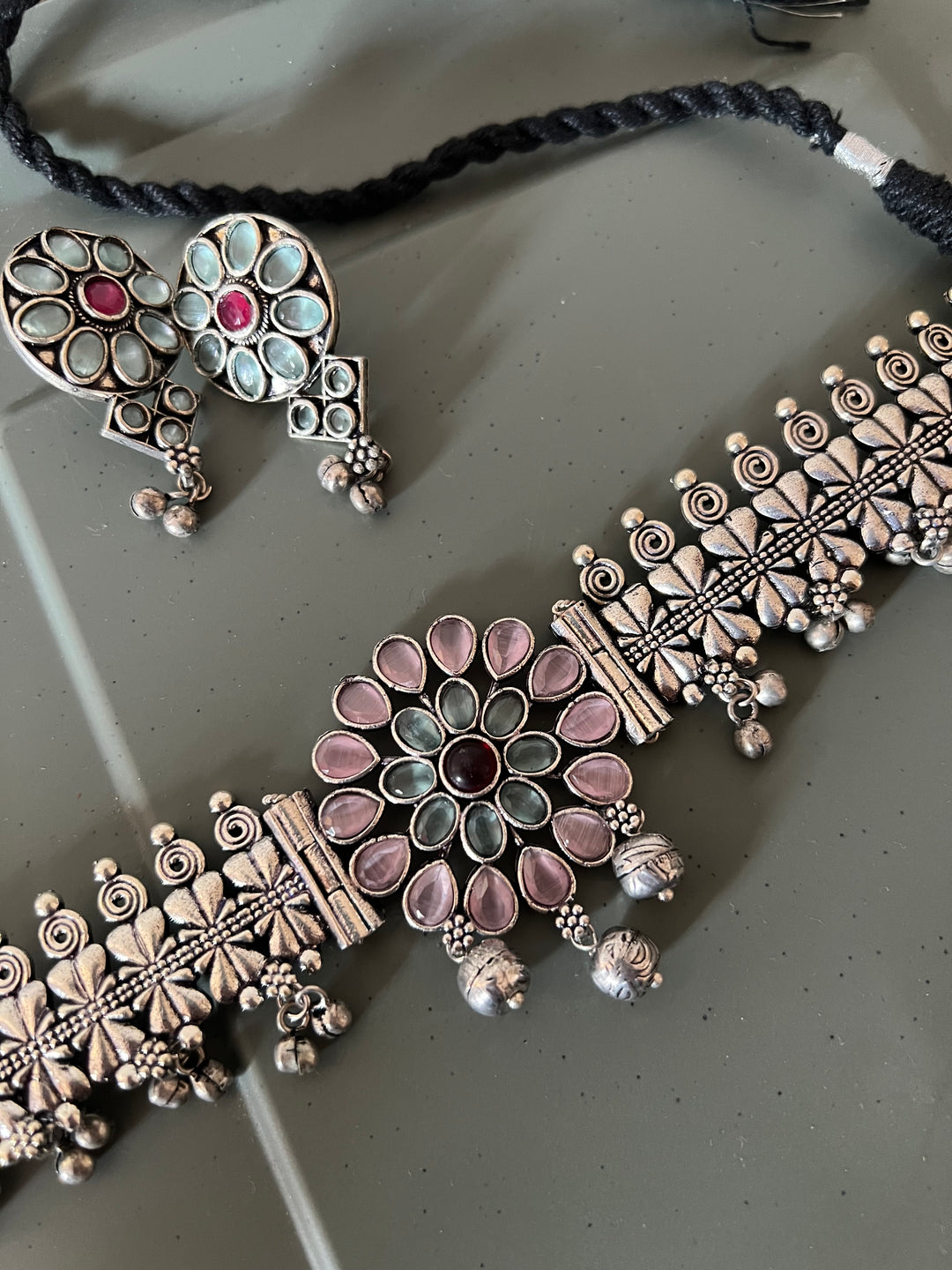 Vintage Art  Choker with Statement Studs