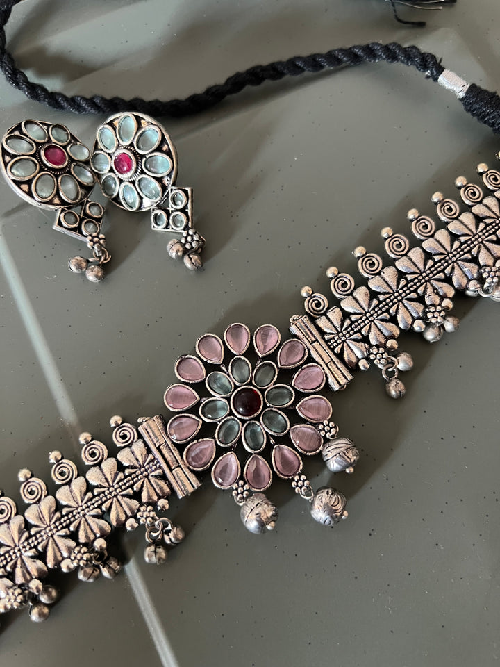 Vintage Art  Choker with Statement Studs