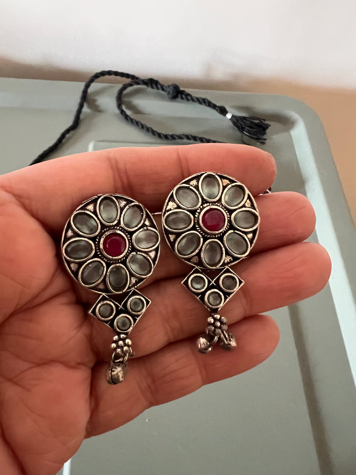 Vintage Art  Choker with Statement Studs