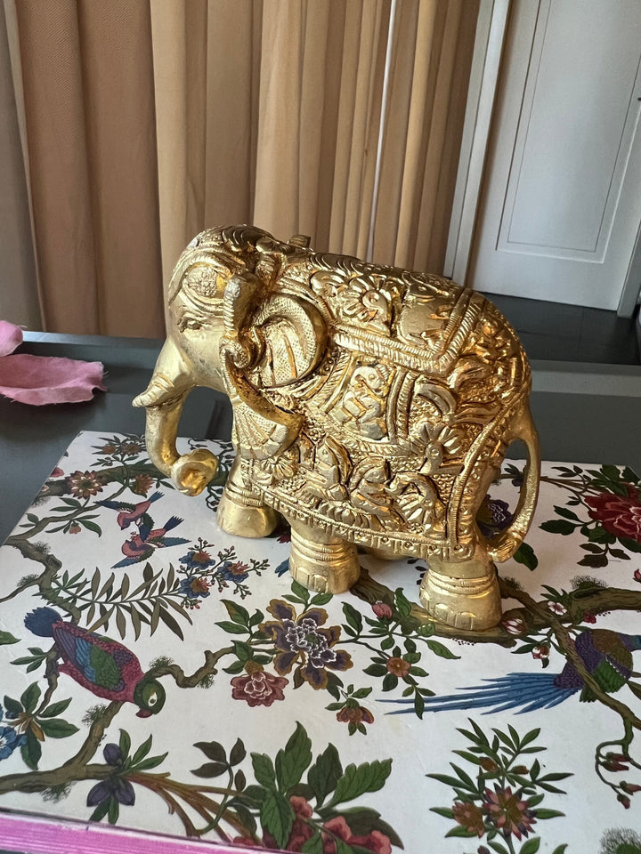 Antique Brass Elephant: Majestic Elegance
