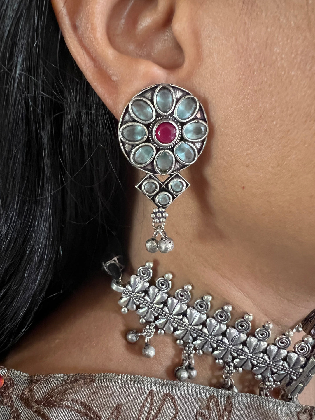 Vintage Art  Choker with Statement Studs