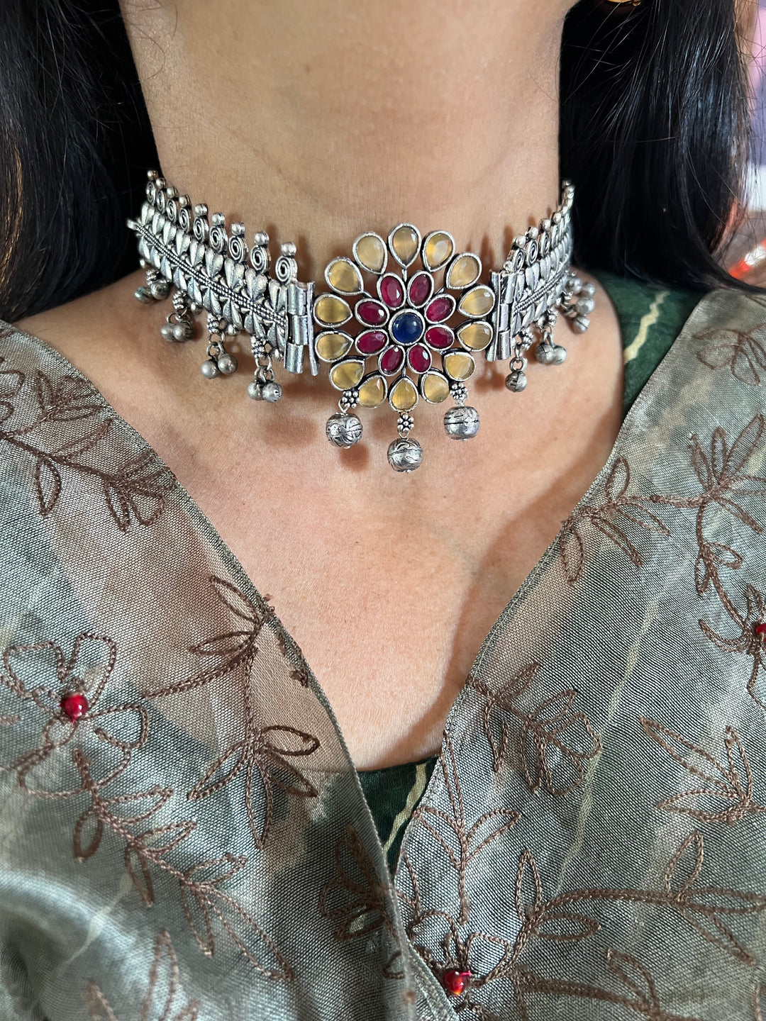 Vintage Art  Choker with Statement Studs