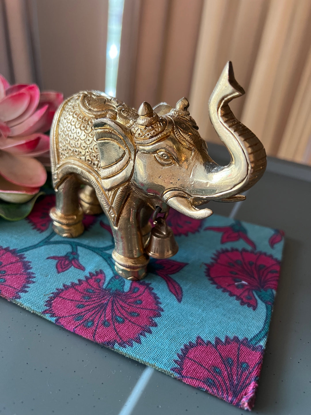 Antique Brass Elephant: Majestic Elegance