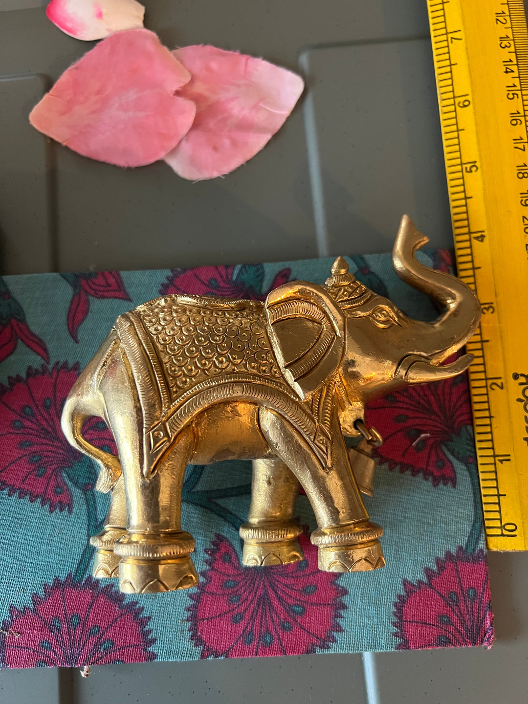 Antique Brass Elephant: Majestic Elegance