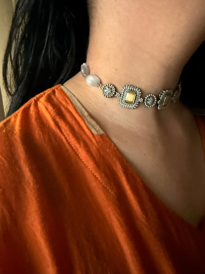 Antique Brass Choker – Flexible & Elegant