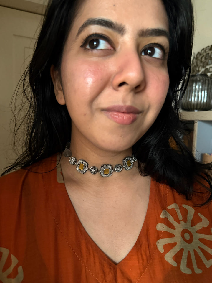 Antique Brass Choker – Flexible & Elegant