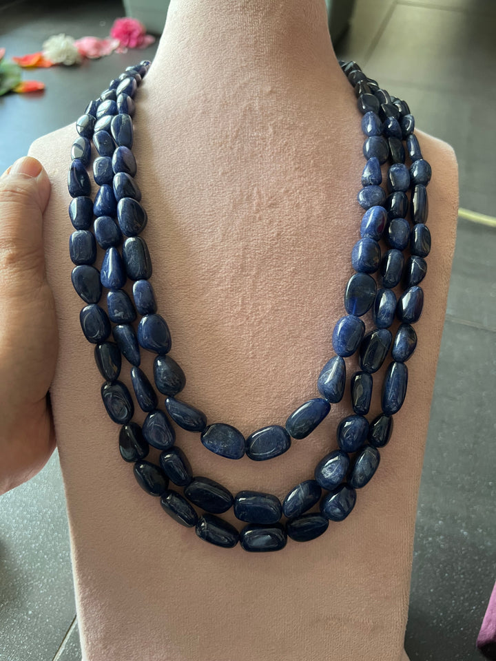 Artisan-Crafted Lapis Lazuli Necklace: Regal Elegance from Sri Lanka