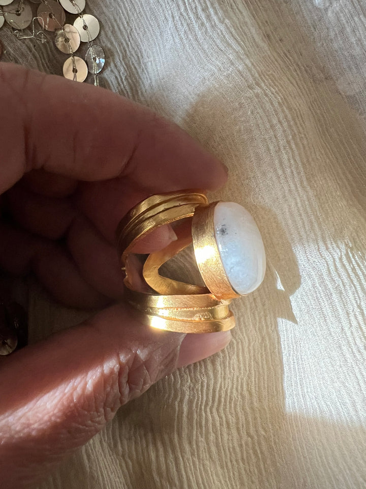 Exclusive Rainbow Moonstone Ring – Elegant & Timeless