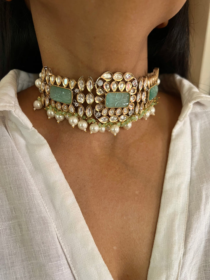 Gorgeous Carved Stone Kundan Choker with Earrings and Maangtikka