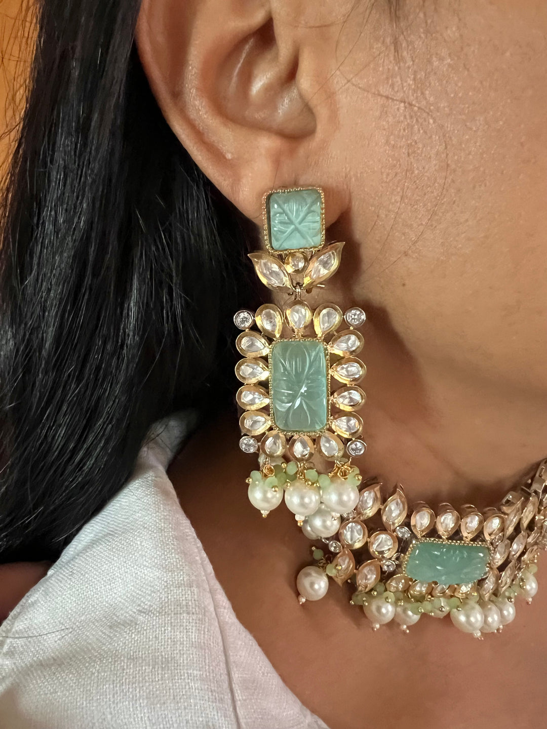 Gorgeous Carved Stone Kundan Choker with Earrings and Maangtikka