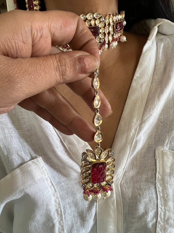 Gorgeous Choker with Earrings and Maangtikka