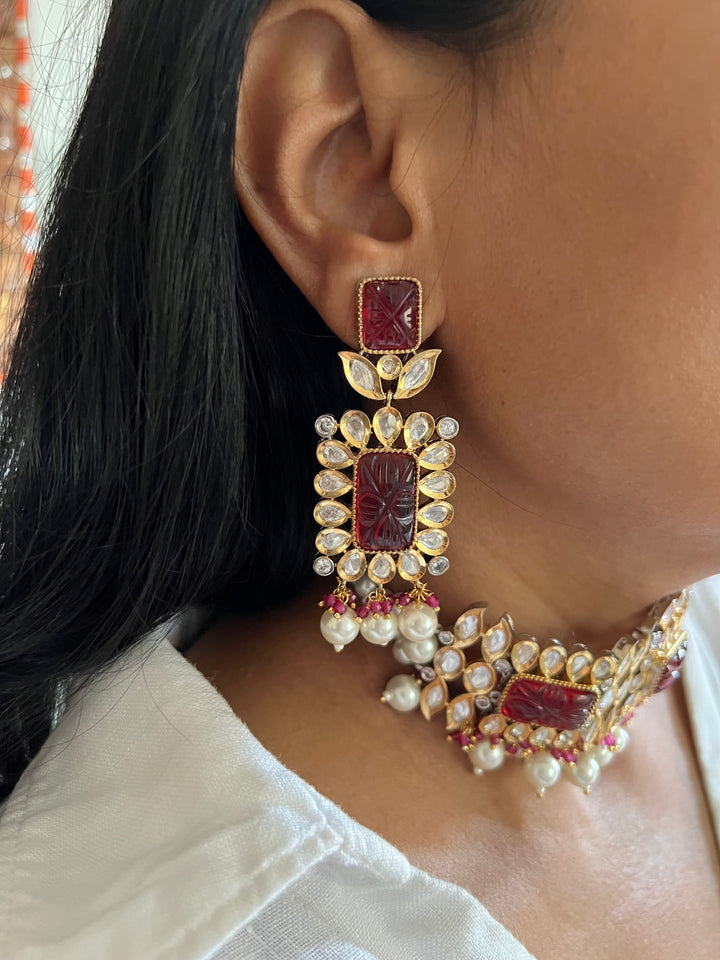 Gorgeous Choker with Earrings and Maangtikka