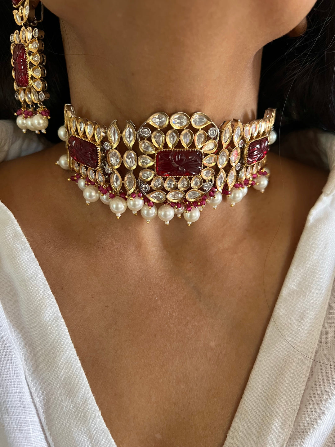 Gorgeous Choker with Earrings and Maangtikka