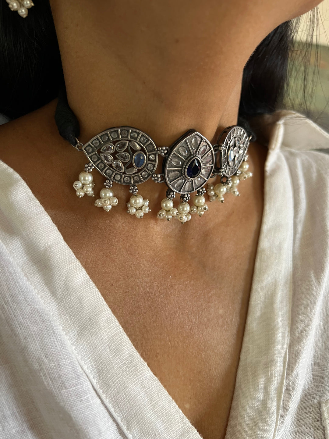 Beautiful Monalisa Choker with Statement Earrings