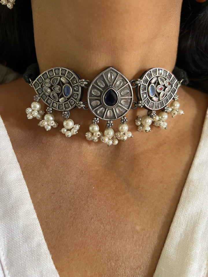 Beautiful Monalisa Choker with Statement Earrings