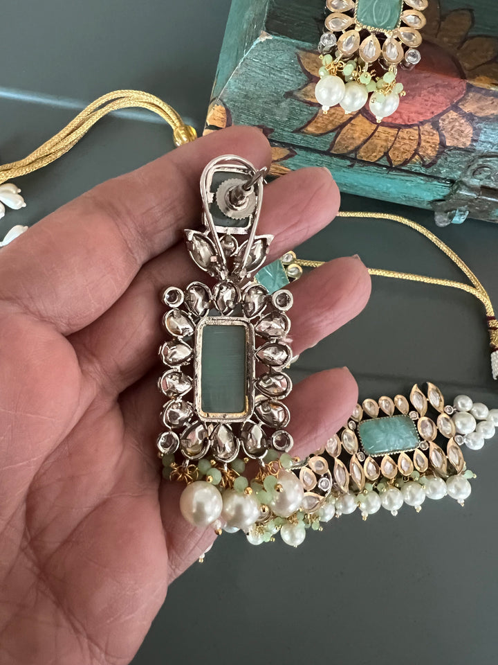 Gorgeous Carved Stone Kundan Choker with Earrings and Maangtikka