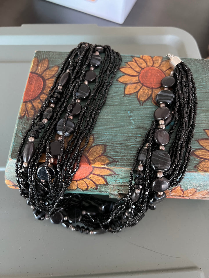 Exquisite Black Necklace