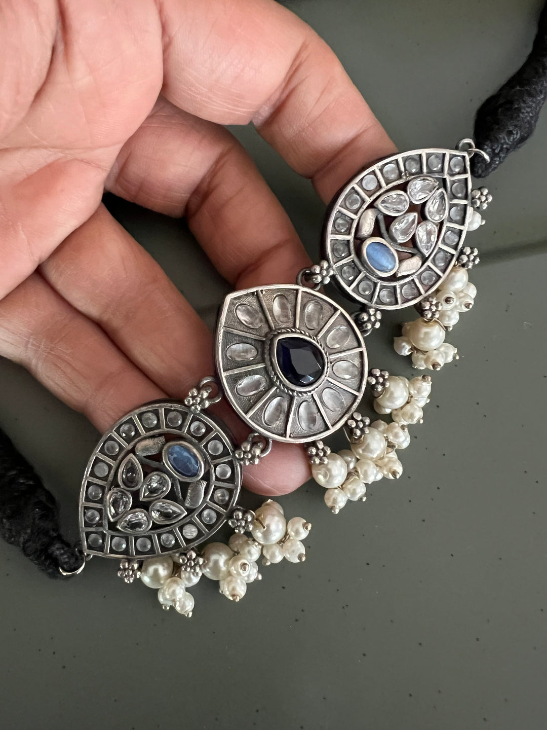 Beautiful Monalisa Choker with Statement Earrings