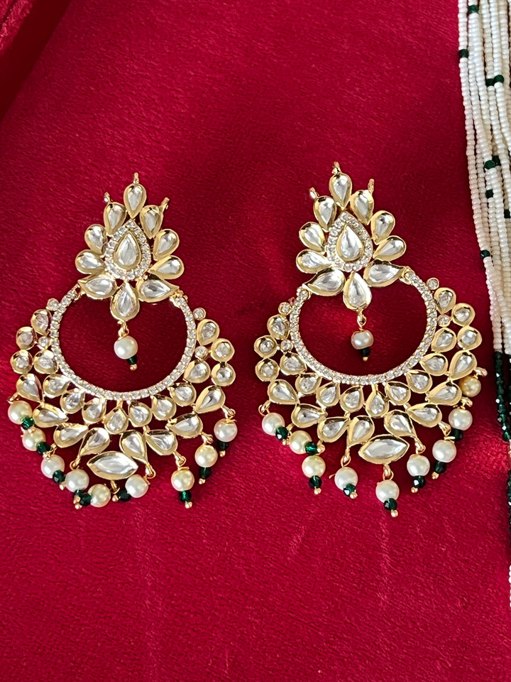 Beautiful Kundan Pendant Necklace with Chandbaalis