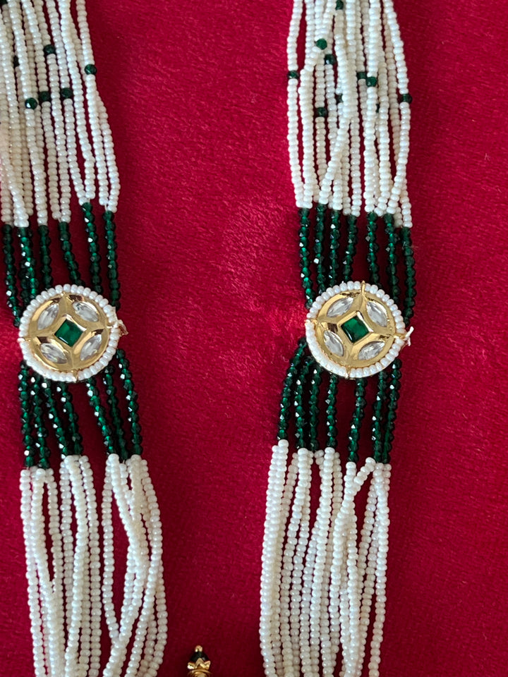 Beautiful Kundan Pendant Necklace with Chandbaalis