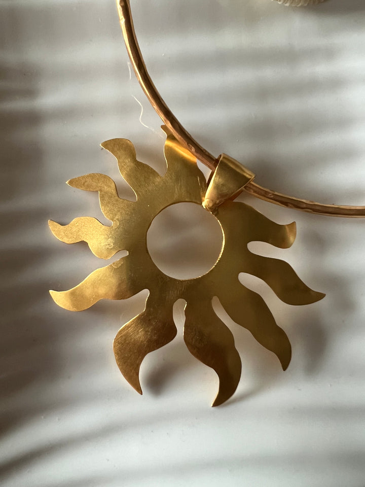 SHIVKA Sun Pendant Hasli Necklace