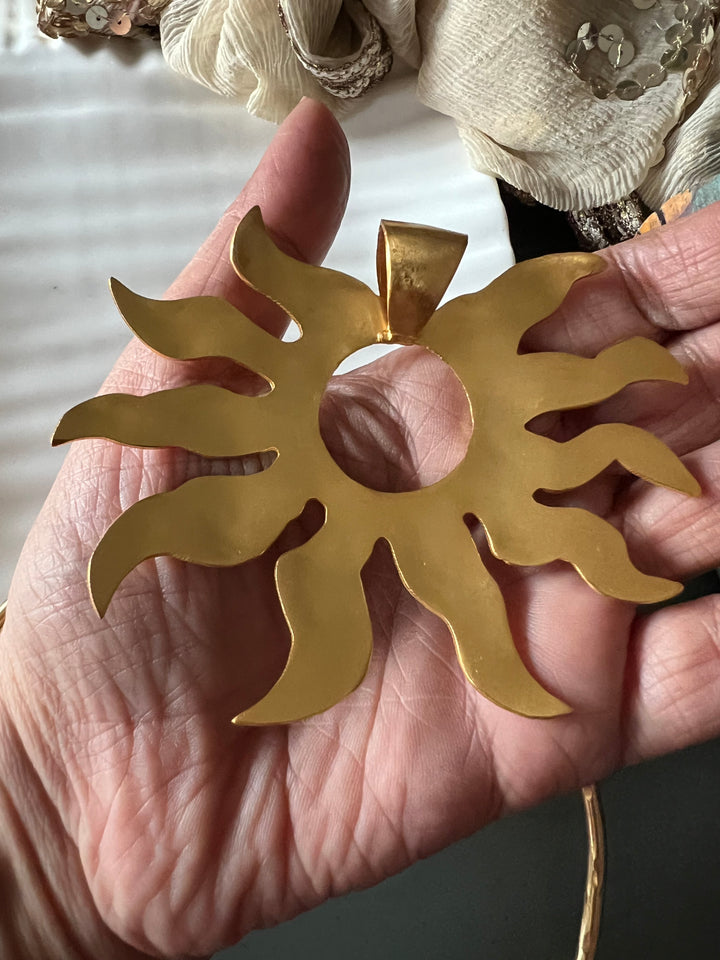 SHIVKA Sun Pendant Hasli Necklace