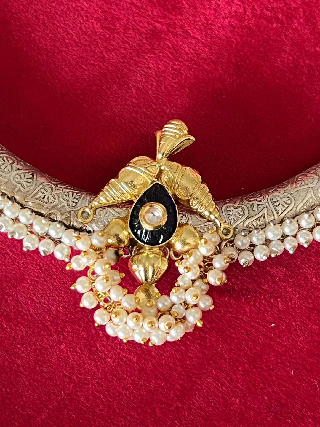 Chic Designer Fusion Hasli Necklace