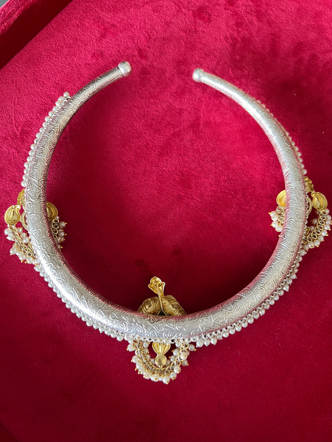 Chic Designer Fusion Hasli Necklace